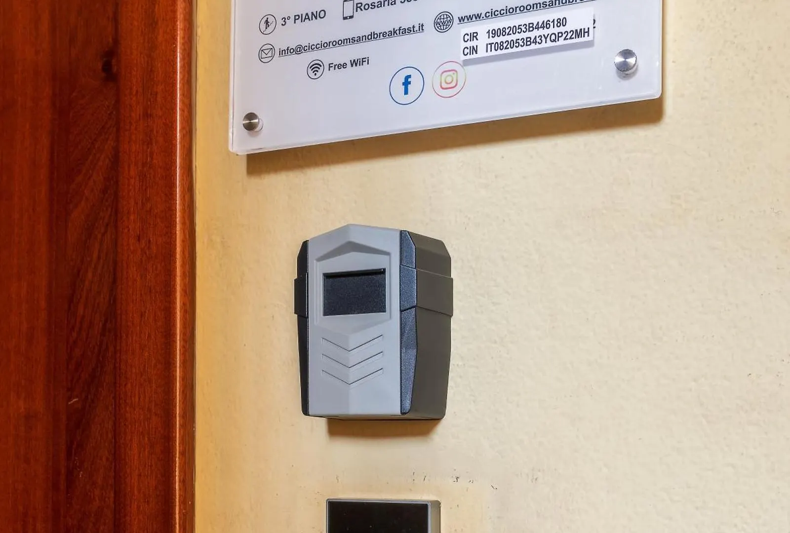 Bed & Breakfast Ciccio Rooms And Breakfast - Self Check-In Palermo Italy